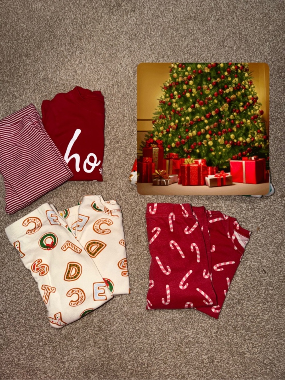 Carters Set of Christmas Pjs - 5T
